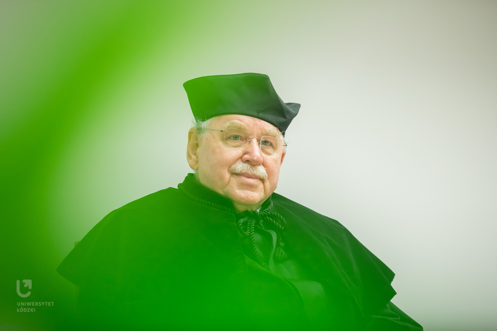 a portrait photo of Prof. Maciej Henneberg