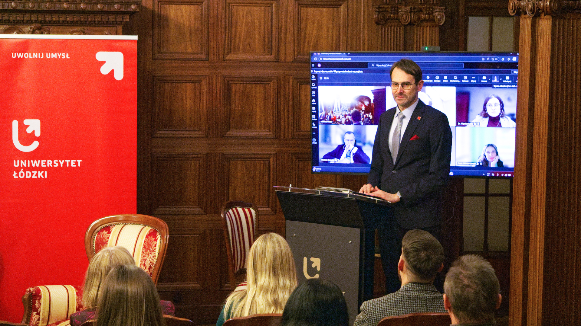 Prof. Rafał Matera, Rector of the University of Łódź, opening the meeting.