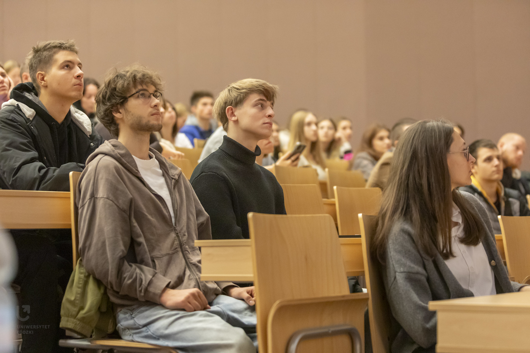 a decorative element – students in a lecture hall