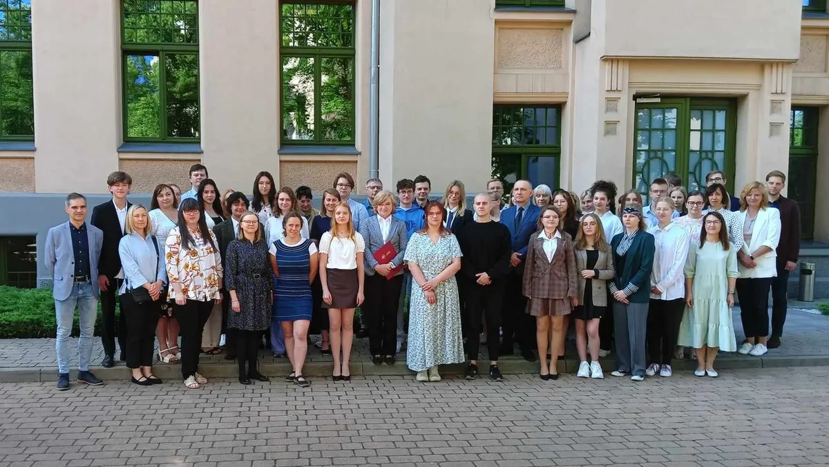 uczestnicy VI edycji programu Zdolny uczeń - świetny student