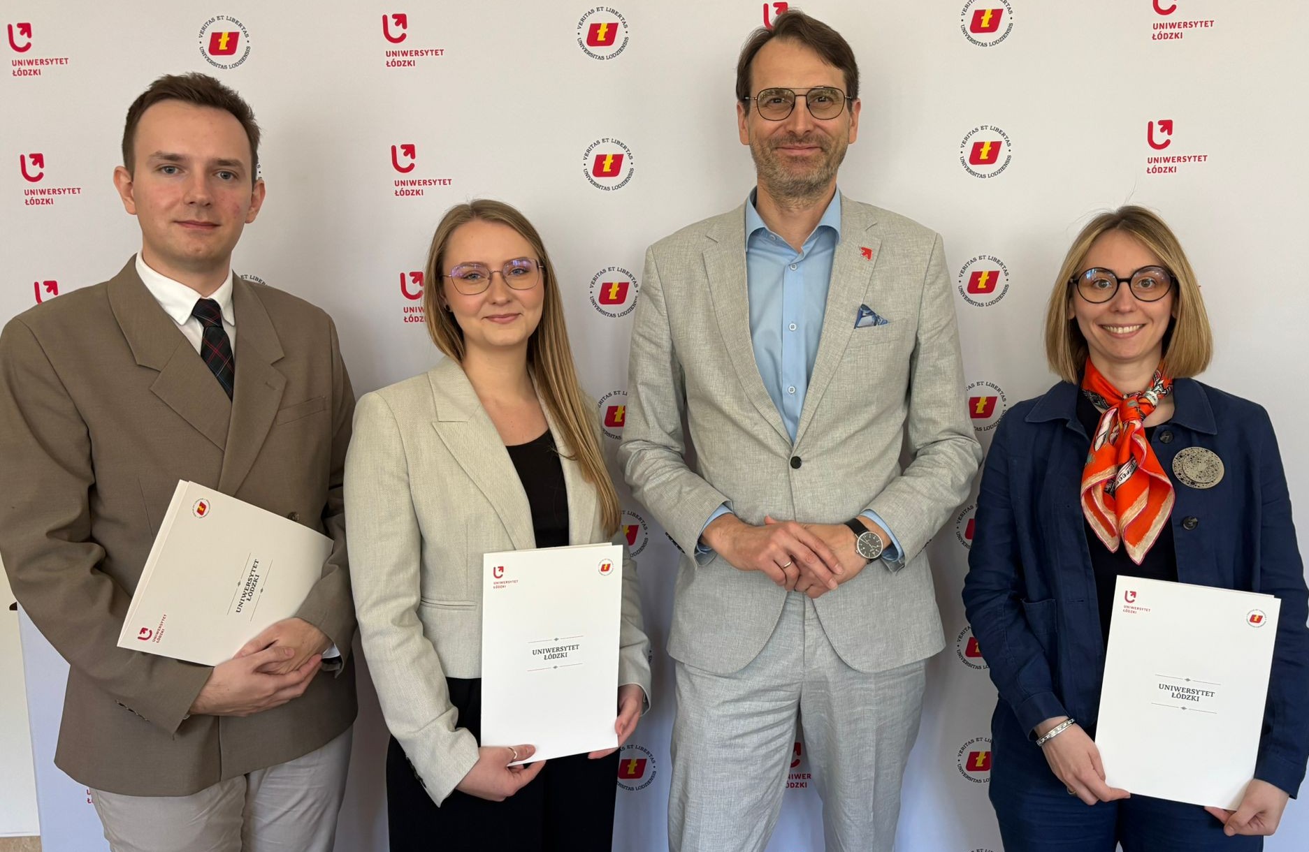 laureaci z rektorem UŁ laureaci z rektorem UŁ