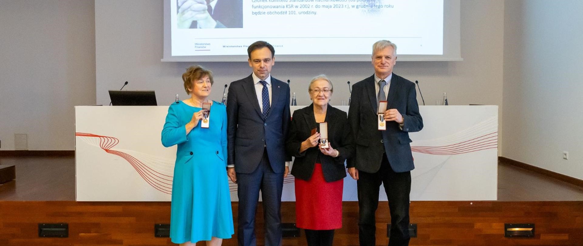 Odznaczenie dla prof. Ignatowskiego, źródło Gov.pl