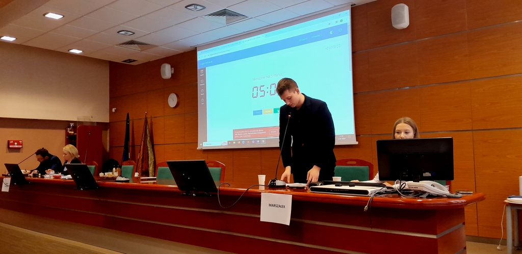 uczestnicy debaty