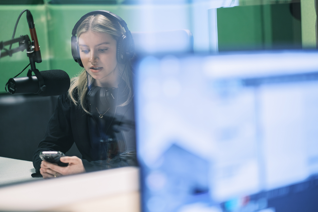 Zajęcia w studiu radiowym