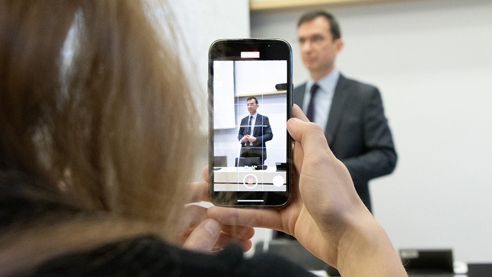 prof. Stanisław Goźdź-Roszkowski podczas konferencji