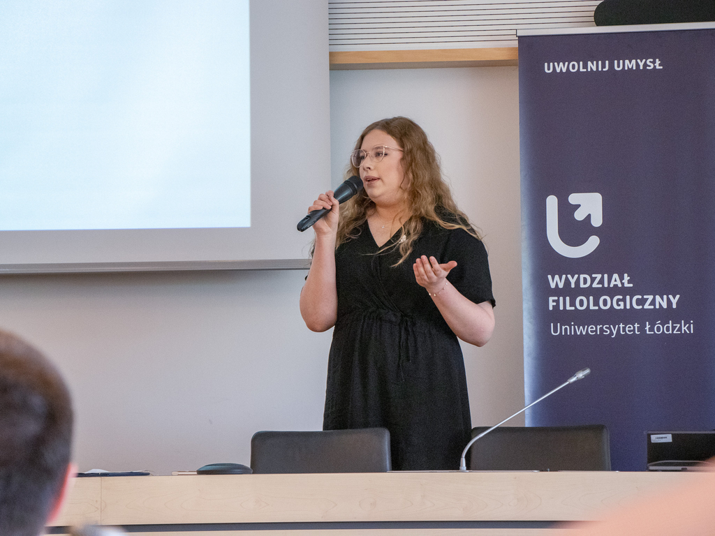 Uczestniczka podczas wystąpienia