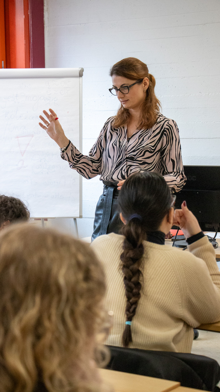 Dr Kamila Kubacka conducted the classes in the beginners group