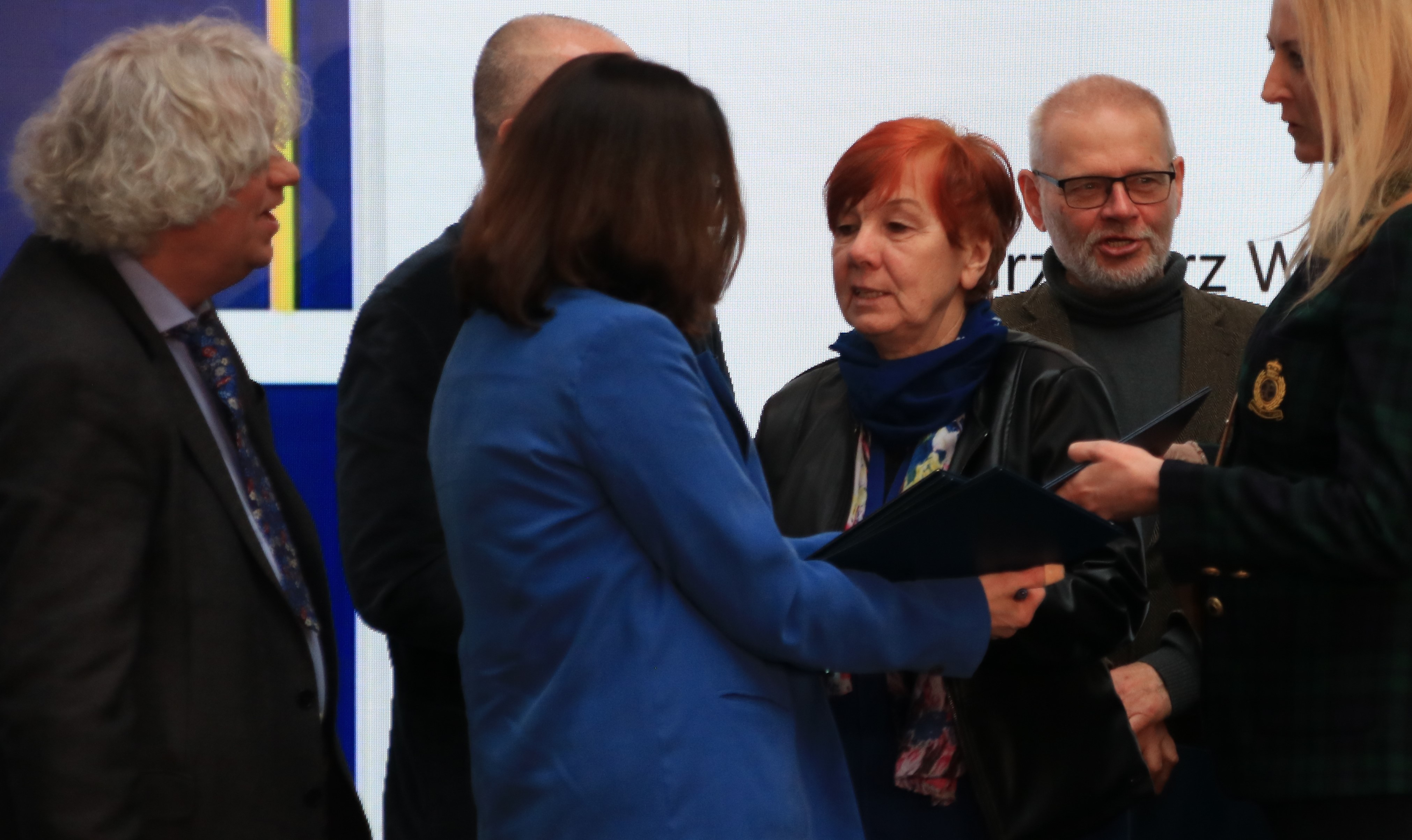 prof. Krystyna Radziszewska odbiera nagrodę