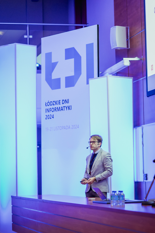 dr hab. Piotr Pędzik