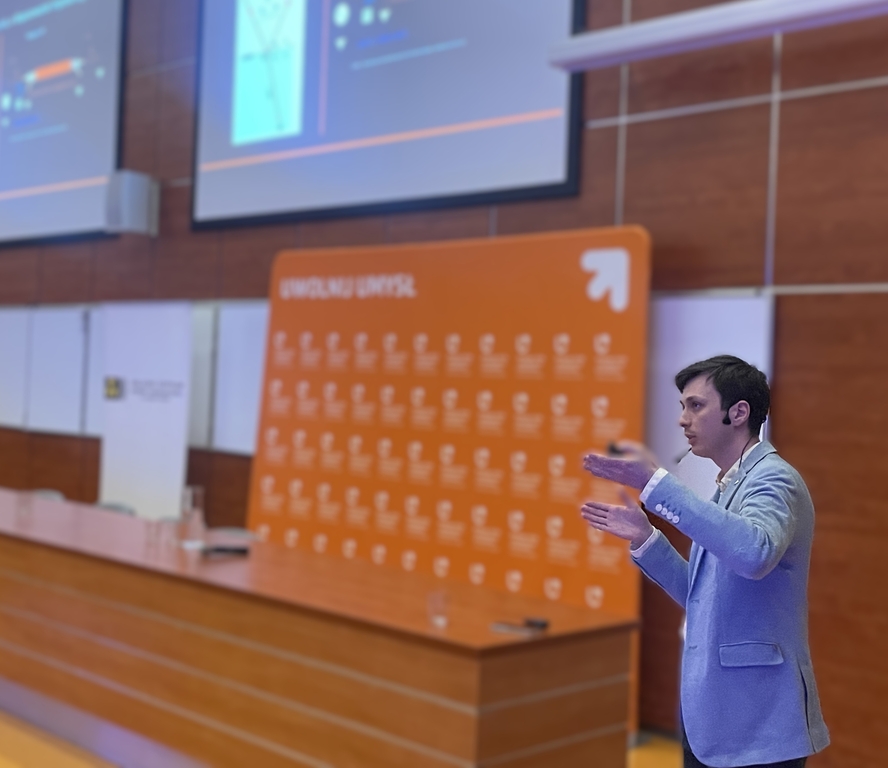 dr inż. Maciej Ślot