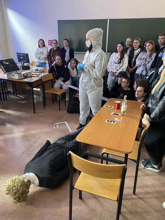 krew, dowody i nauka