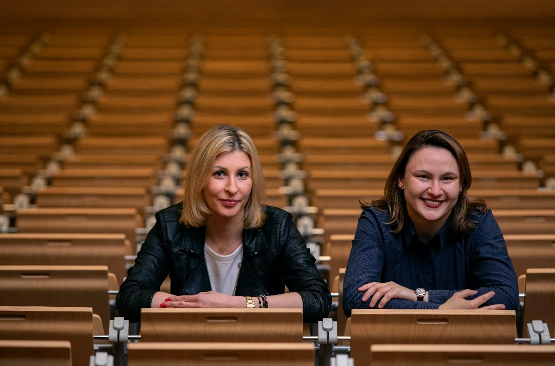 Dr Dominka Łukawska-Białogłowska i dr Ewa Urbaniak