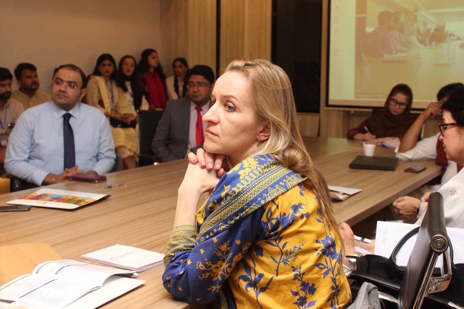 Dr Maria Eleonora Hebisz during the discussions on the importance and challenges of democracy in the contemporary world