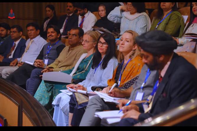 From the left: Anish Mishra (Heidelberg University), dr Muhammad Aslam Faiz (Ghazi University, Dera Ghazi Khan), Hasnain Shabbir (University of Gujrat), Waqar Ashraf, mgr Joanna Kusy, mgr Anna Sumowska, Dr Maria Eleonora Hebisz, Dr Bilveer Singh (Natioan University of Singapure)