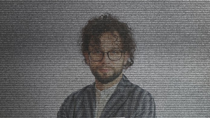 Portret naukowca zamazany zakłóceniami