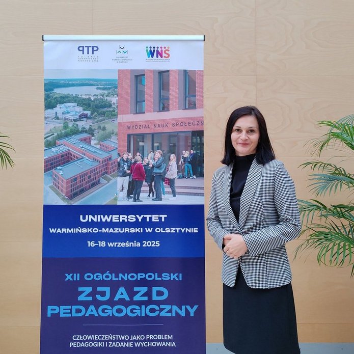 prelegentka podczas konferencji