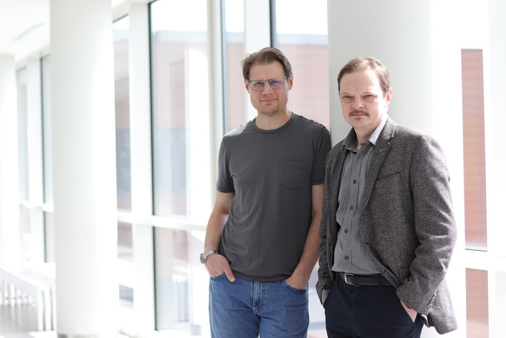 mgr Mark Tardi i prof. Kacper Bartczak