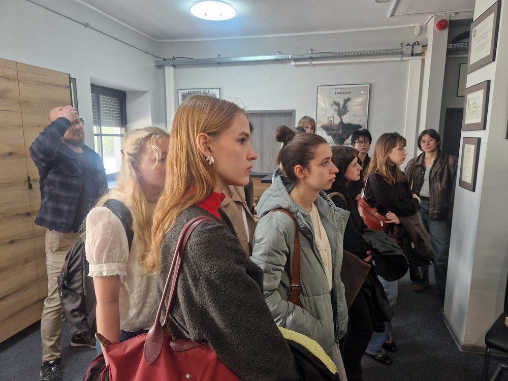 students during the visit