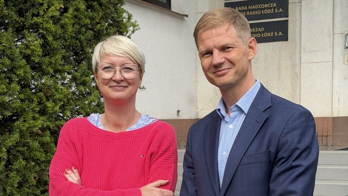 Zdjęcie prof. de Lazari-Radek i prowadzącego Błażeja Modera