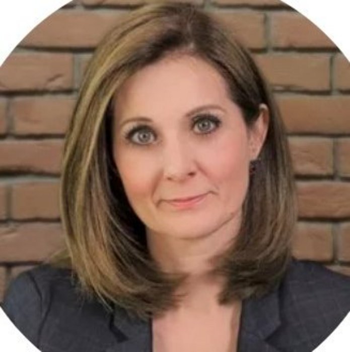 a portrait photo of a woman