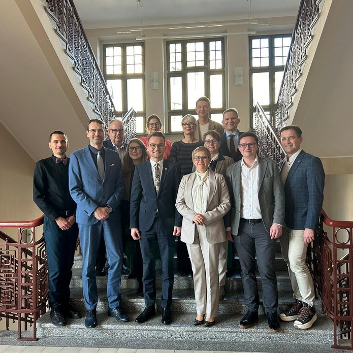 Kolegium rektorskie UŁ z wiceminister nauki i szkolnictwa wyższego oraz z posłem KO