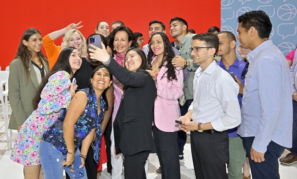 Studenci i Ana Botin