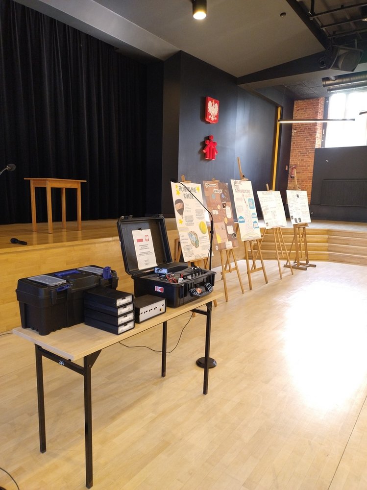 Wręczenie stacji do detekcji promieniowania kosmicznego ZSzS