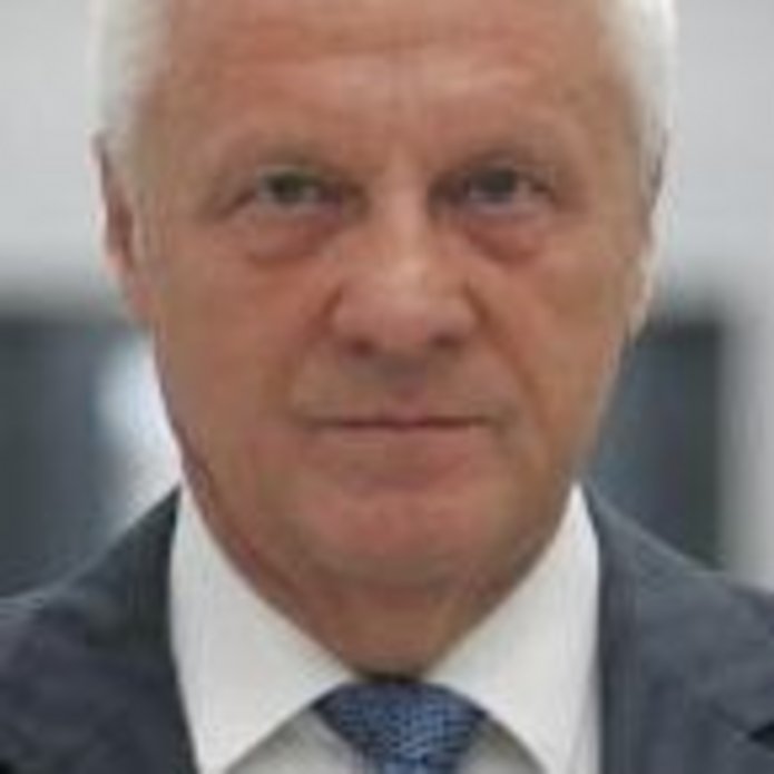 portret prof. Stefan Niesiołowski