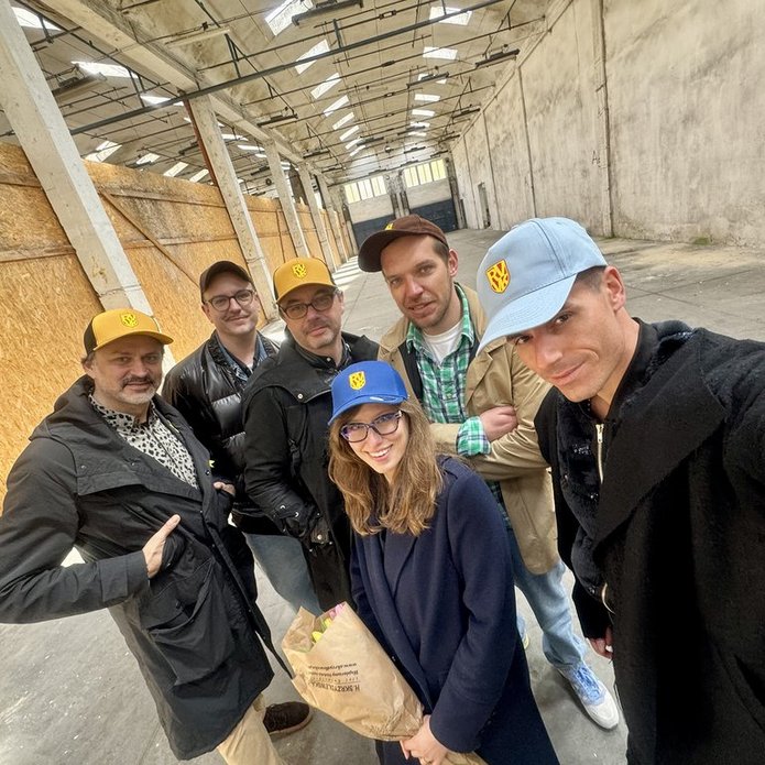 uczestnicy briefingu