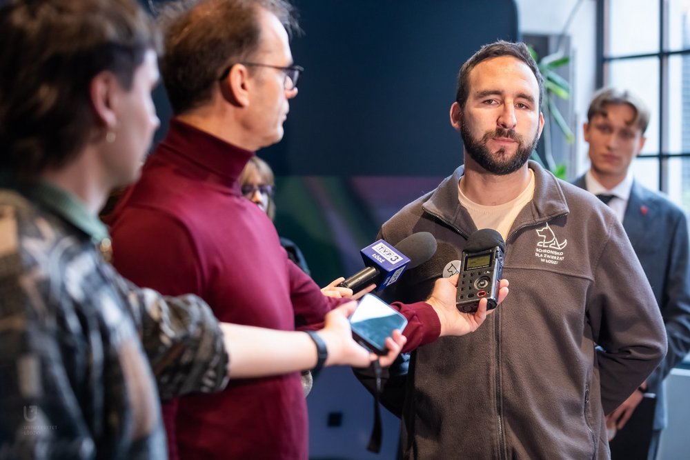 Radosław Antoniak podczas briefingu prasowego 