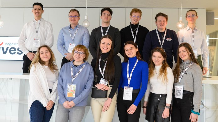 Zdjęcie grupowe studentów z wyjazdu