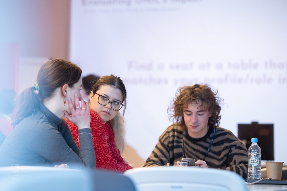 a decorative element: training participants 