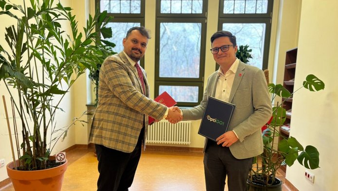 Piotr Sprzączak, członek zarządu Veolia ESCO Polska i kanclerz UŁ Maciej Sysak