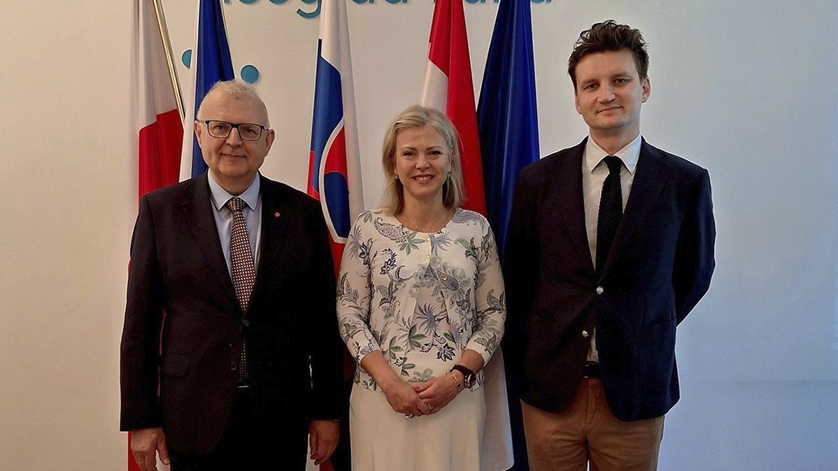 Prof. Kazimierz Michał Ujazdowski and Dr Michał Matlak with Linda Kapustová Helbichová