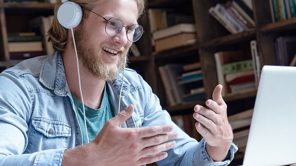 a decorative element: adecorative element: a student during online classes