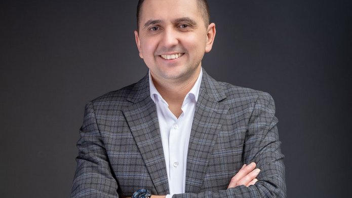 dyrektor Paweł Mokrzycki