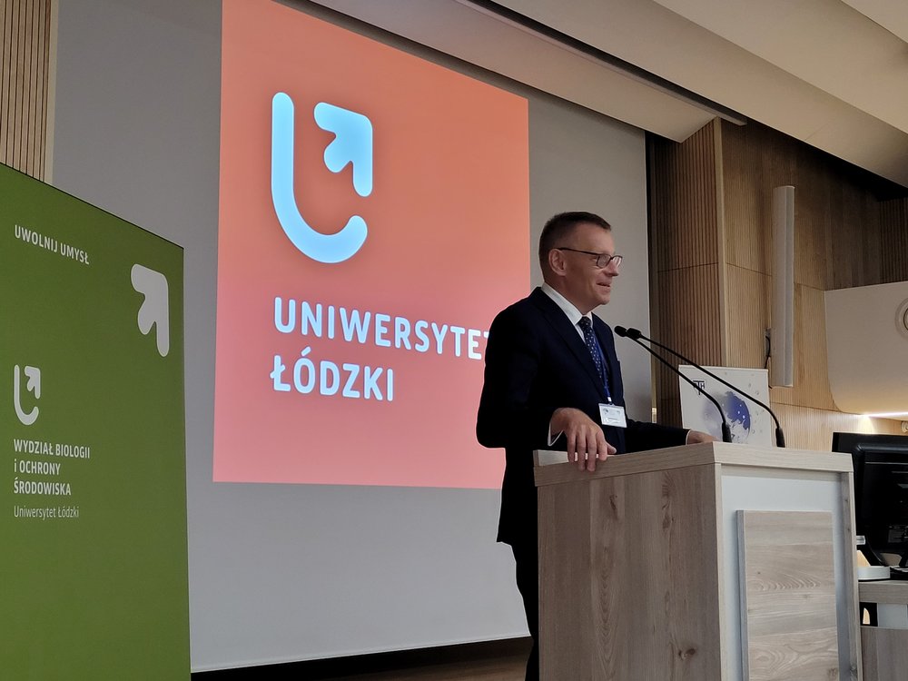 [Translate to English:] Prof. Andrzej Kruk podczas przemówienia