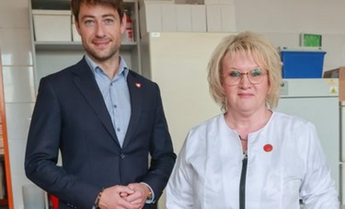 Wiceprezydent Adam Pustelnik i dr hab. Beata Sadowska, zdjęcie