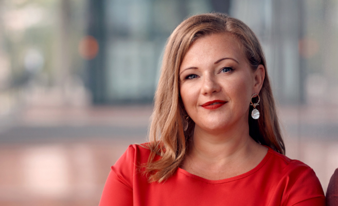 a pportrait photo of dr hab. Marlena Sakowska-Baryła, Associate professor at the university of Lodz