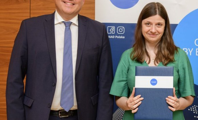 dr Joanna Bednarska-Rydzewska