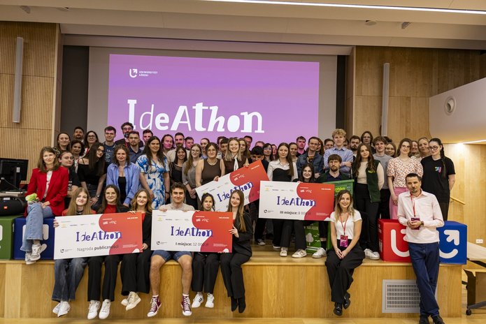 students during the finale of the UniLodz Ideathon 2026 