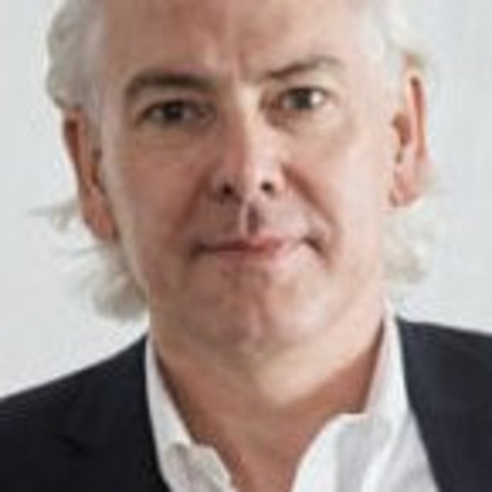 portret Jacek Olczak