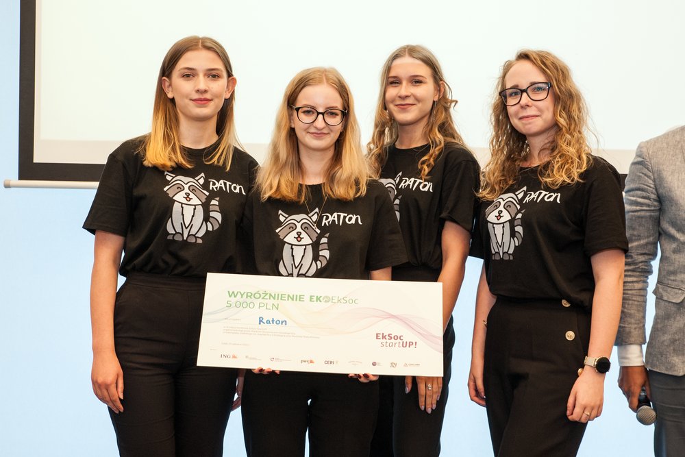 wręczenie wyróżnienia