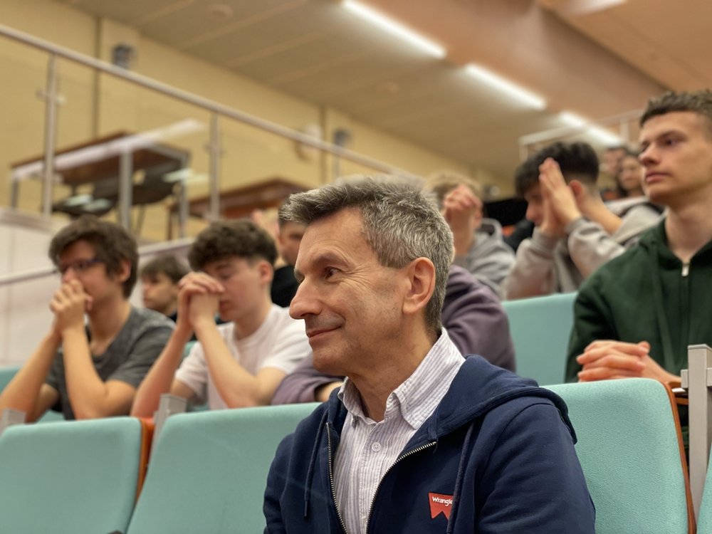 uczestnicy sympozjum na auli