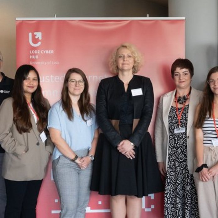 Zarządzania Internetem i Prawa Międzynarodowego 