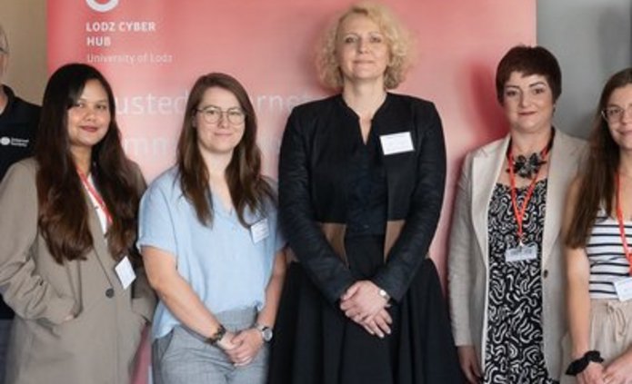 Zarządzania Internetem i Prawa Międzynarodowego 