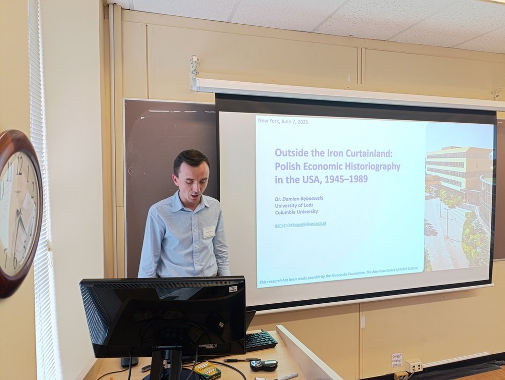 Dr Damian Bębnowski