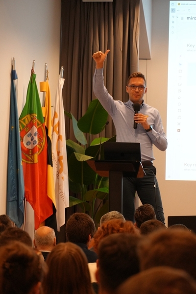 Dr Dominik Skowroński