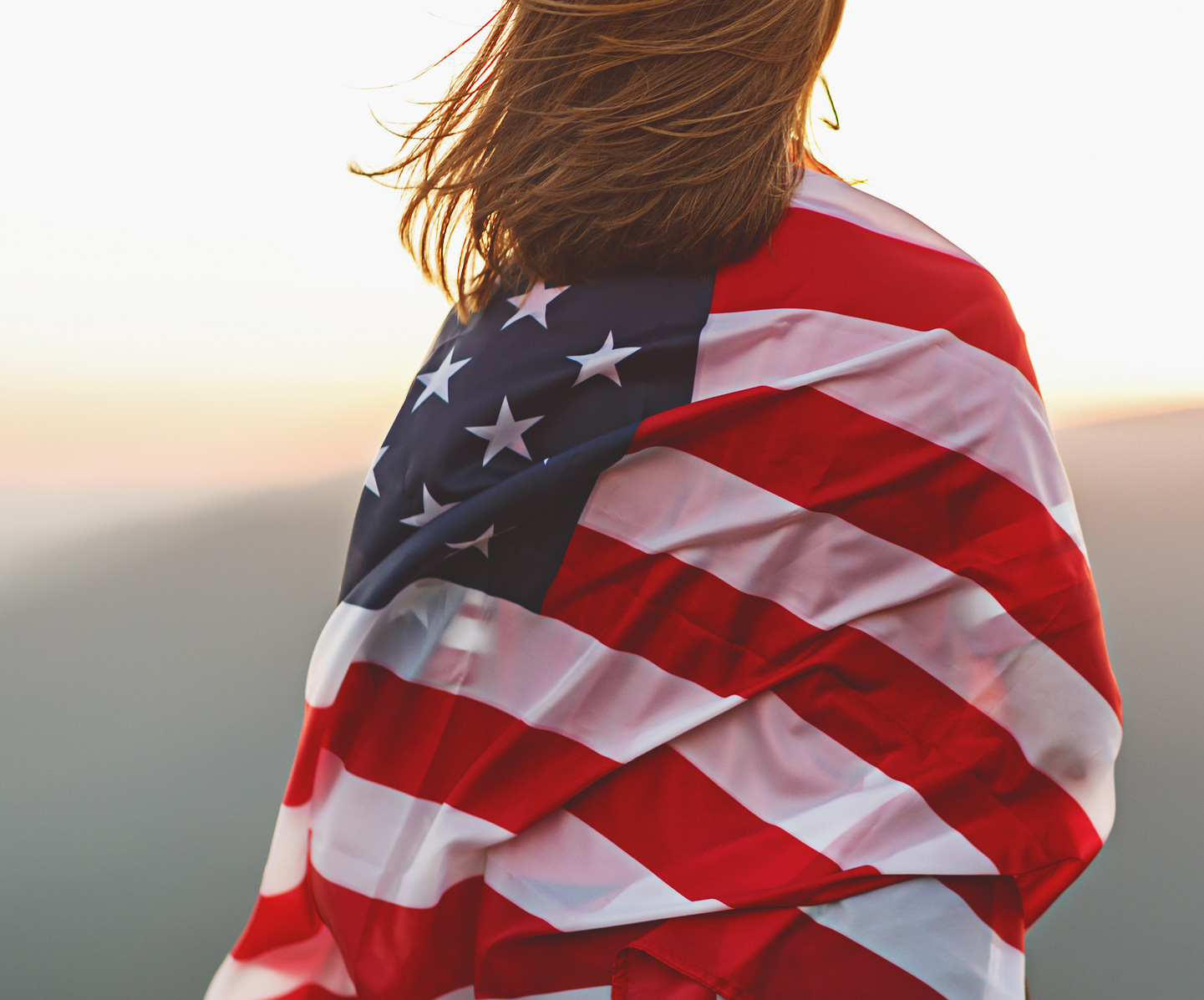 kobieta z flagą USA