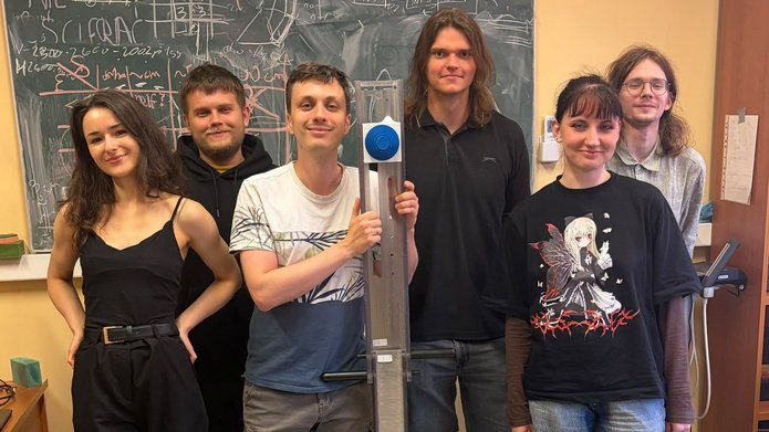 in the photo from the left: Kamila Samolej; Bartosz Górczyński; Maciej Ślot; Maksymilian Bartosik; Angelika Walczak; Maciej Cichoń